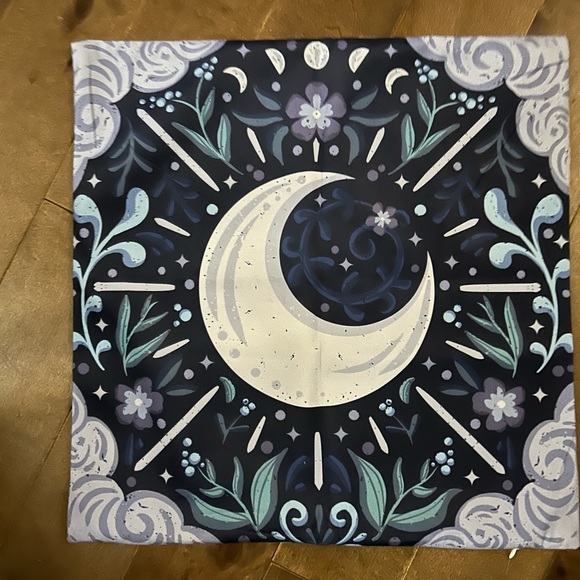 Illumicrate Pillow case from The Sun and the Void box - Picture 2 of 2